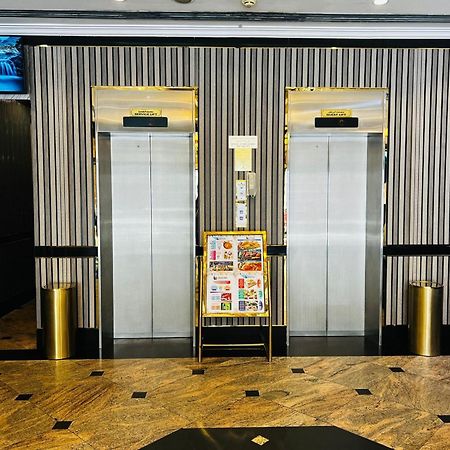 New California Hotel Dubai Eksteriør billede