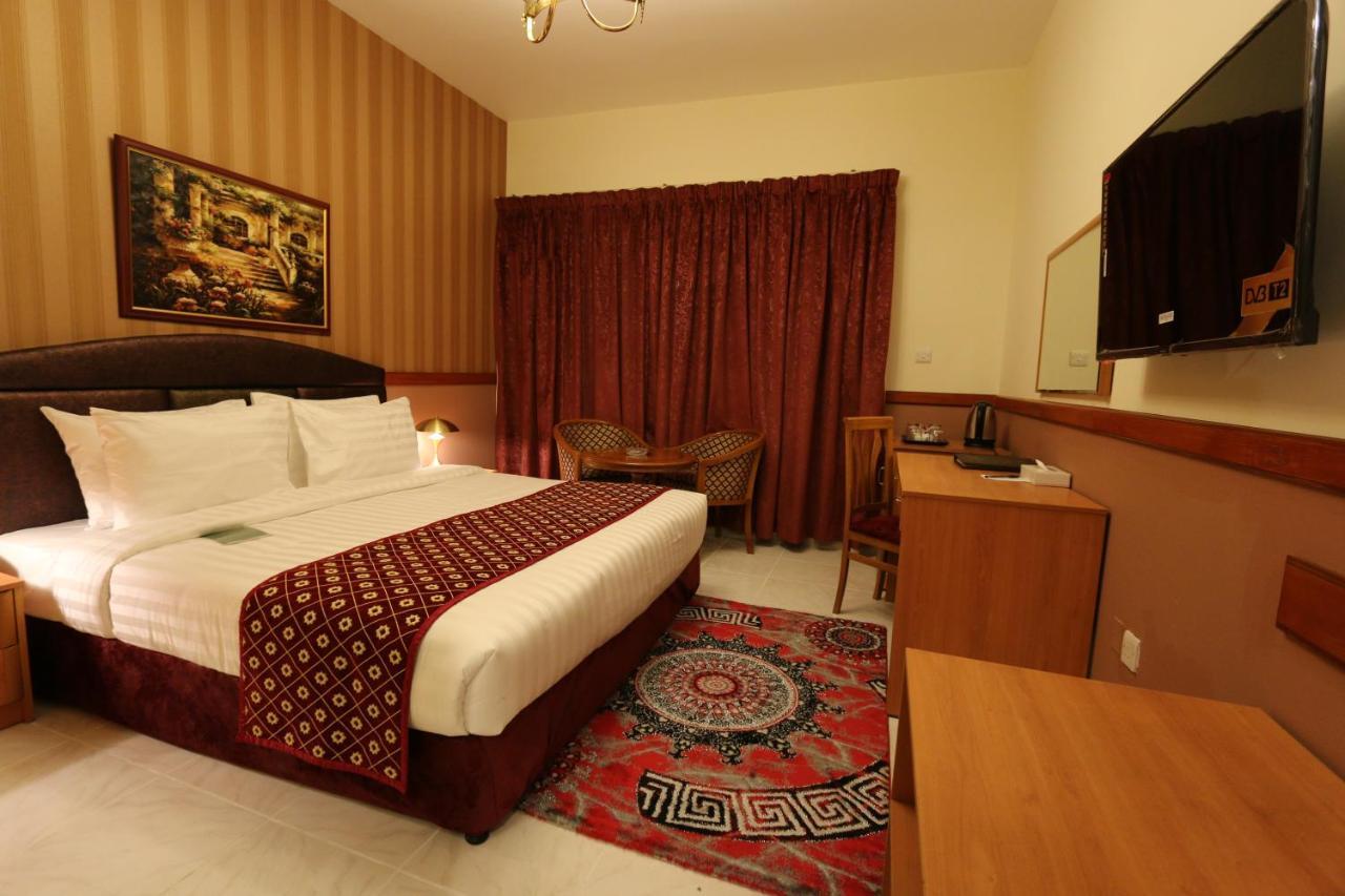 New California Hotel Dubai Eksteriør billede