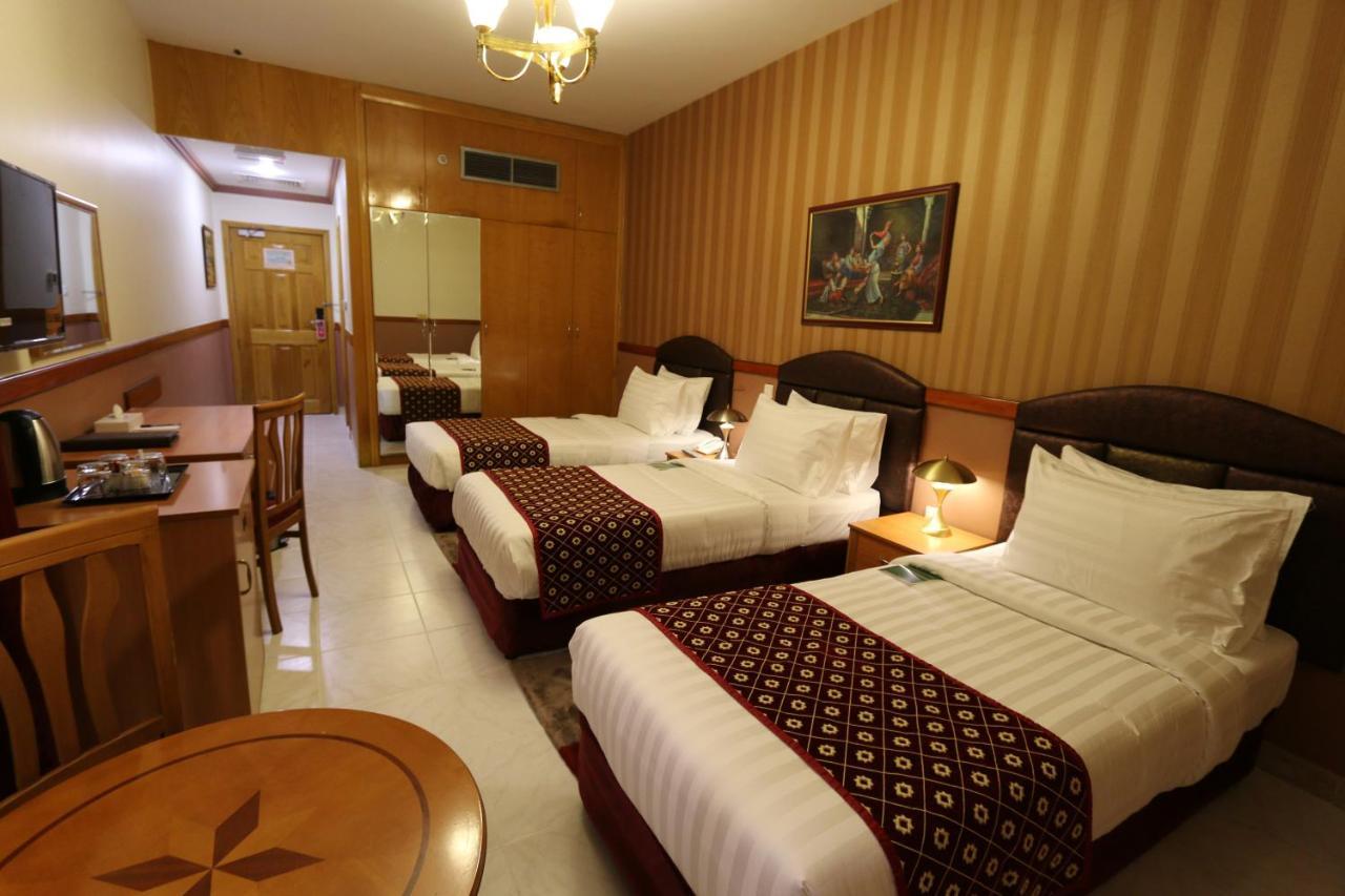 New California Hotel Dubai Eksteriør billede