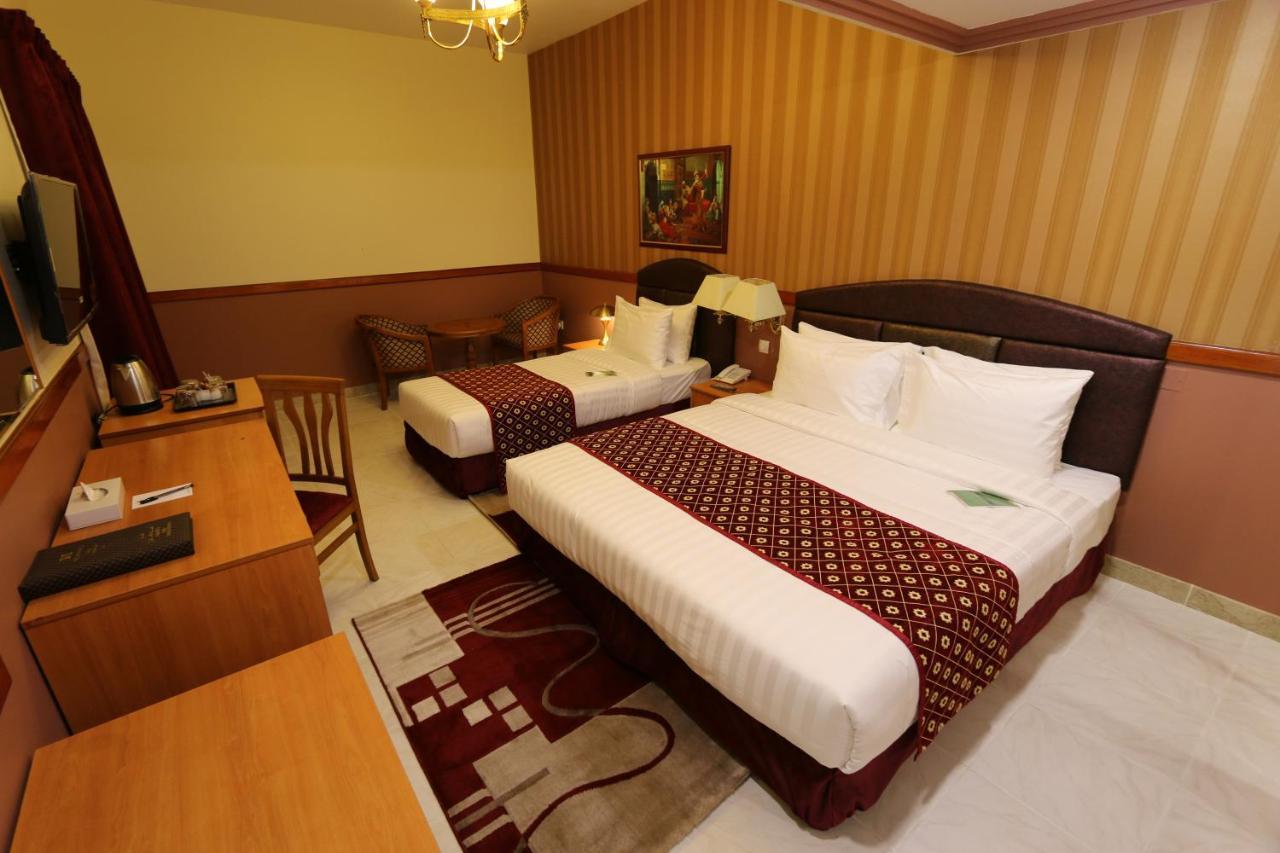 New California Hotel Dubai Eksteriør billede