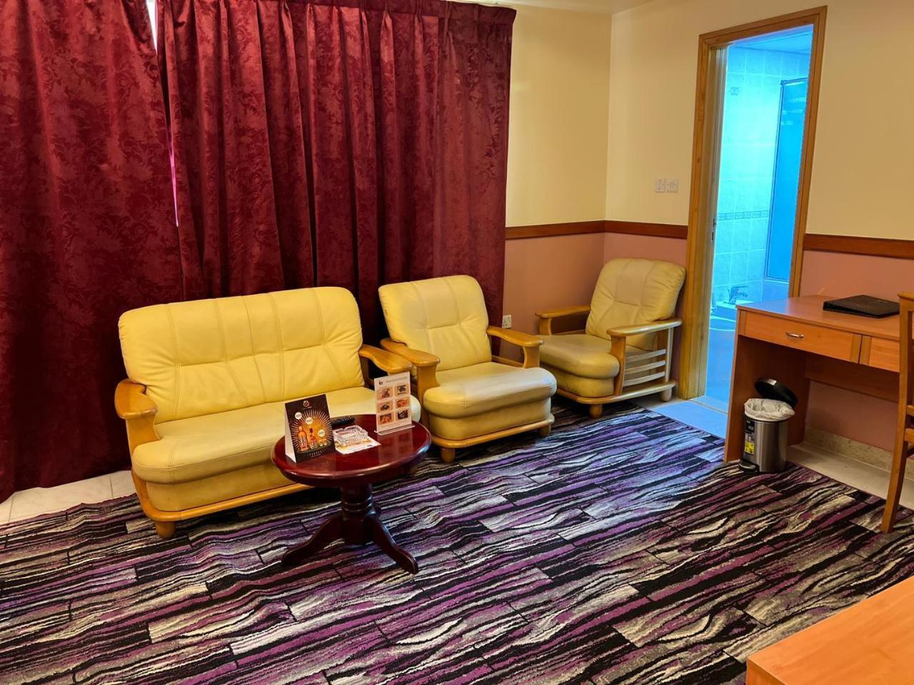 New California Hotel Dubai Eksteriør billede